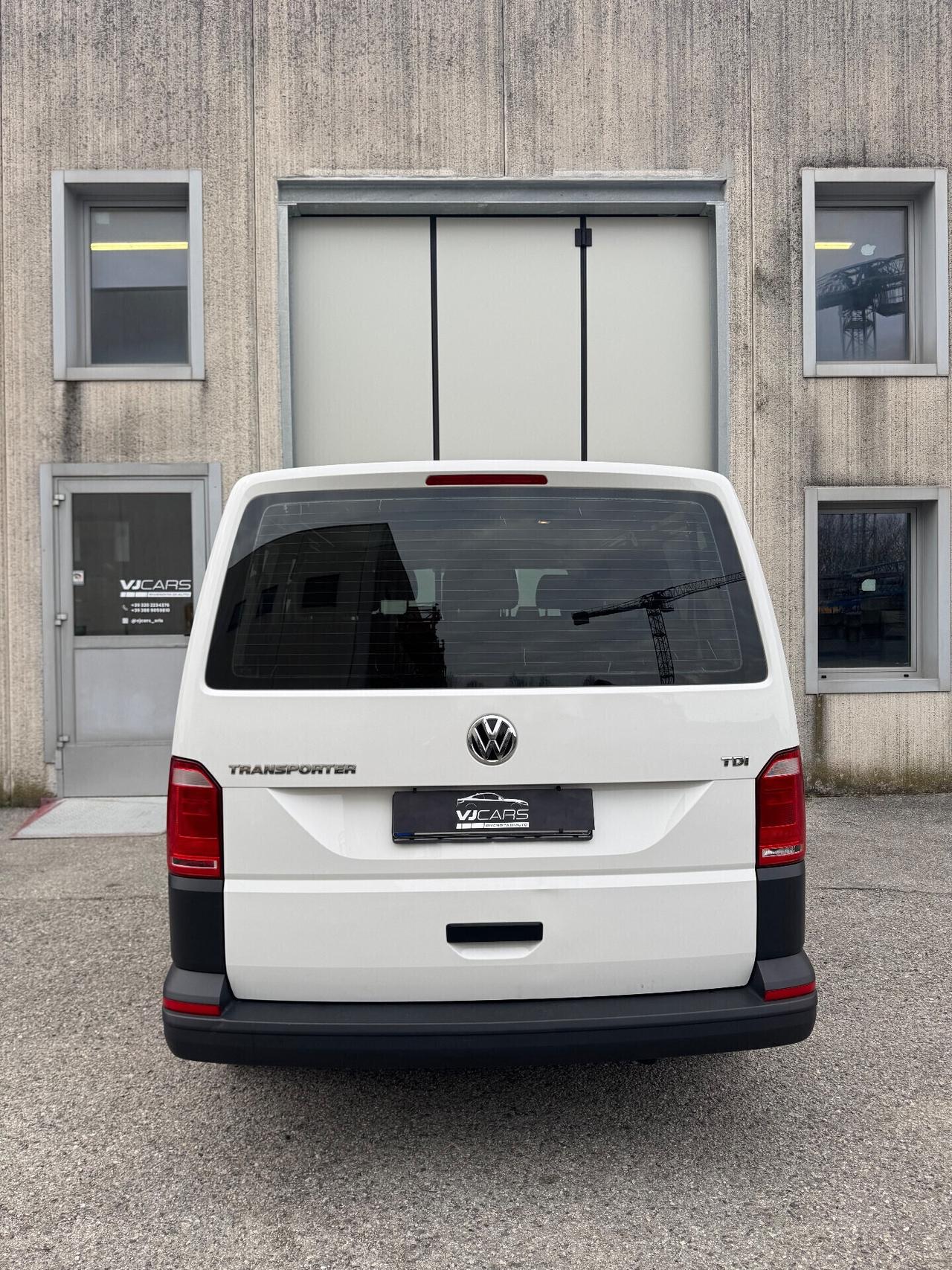 Volkswagen Transporter 2.0 TDI 9 posti