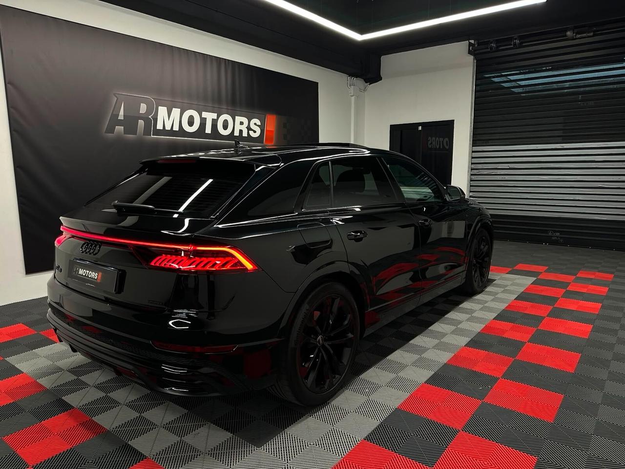Audi Q8 TOTAL BLACK/MATRIX/TETTO LEASING