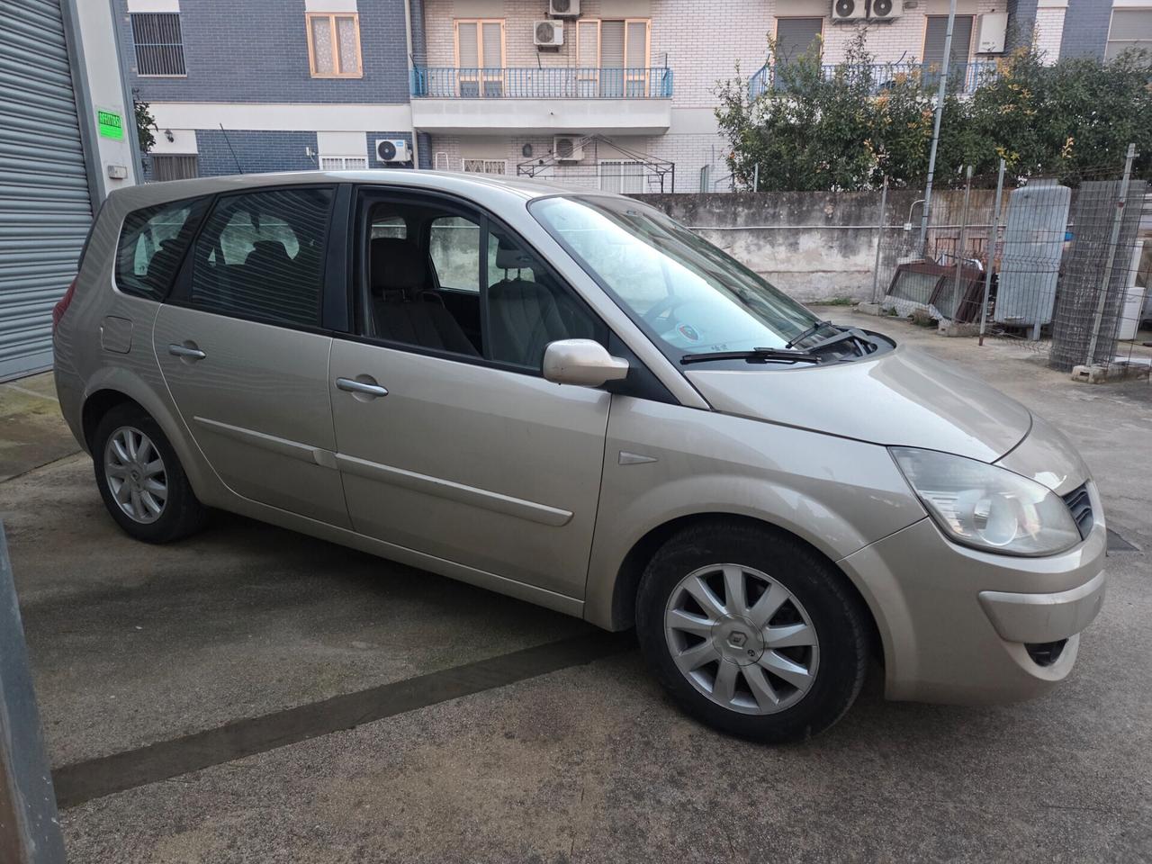 Renault Scenic Grand Scénic 1.5 dCi/105CV Dynamique