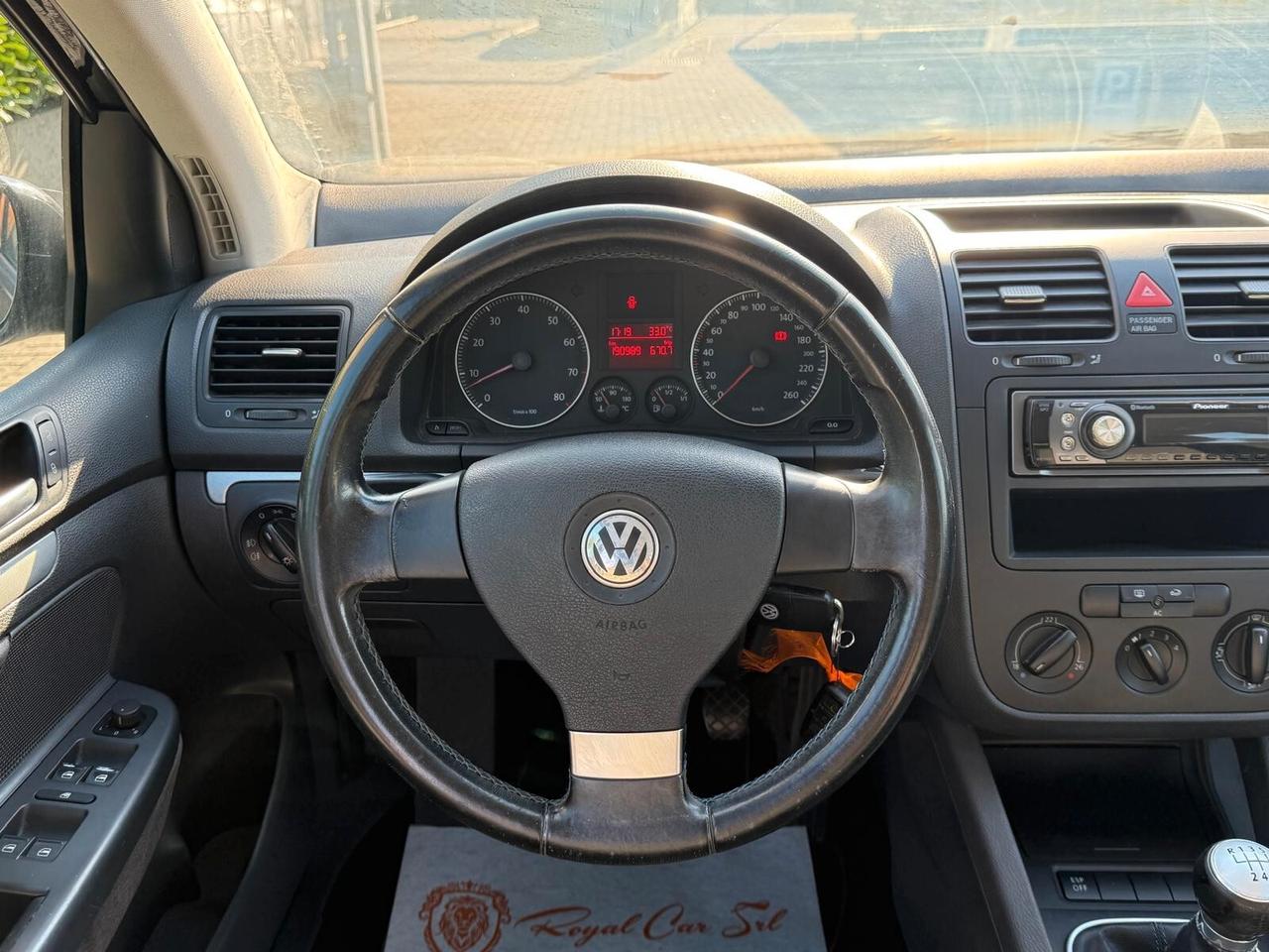 Volkswagen Golf 1.6 16V FSI 5p. Sportline