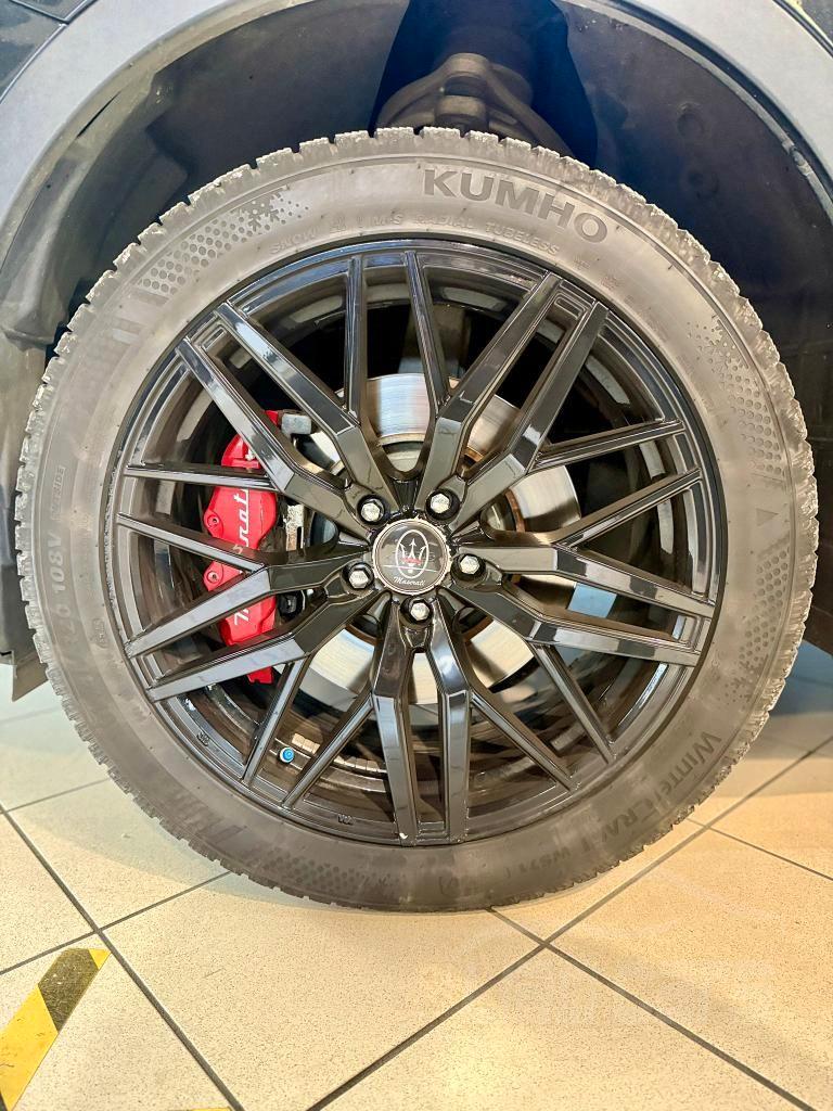 Maserati Levante 3.0 V6 275cv auto