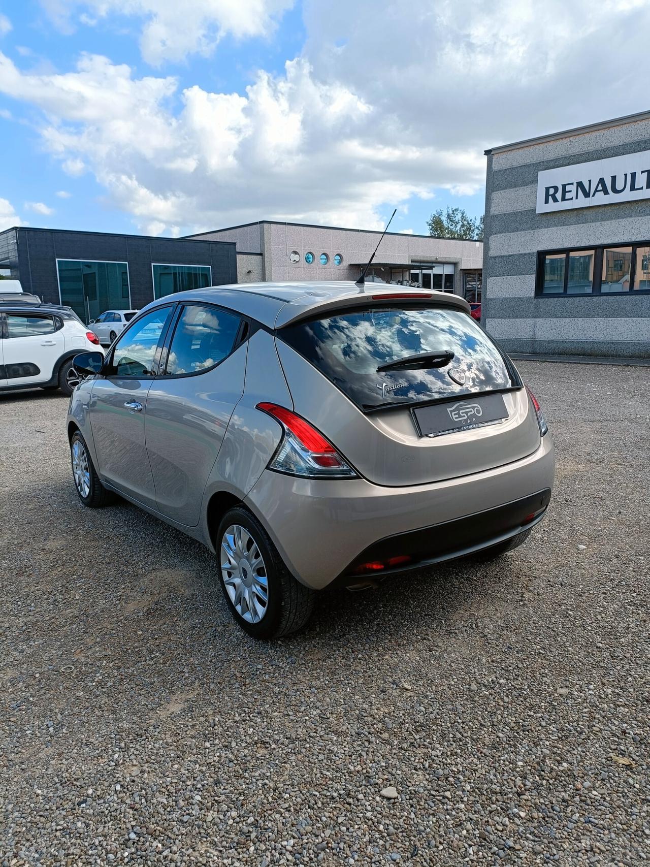 Lancia Ypsilon 1.2 69 CV 5 porte GPL Ecochic Silver