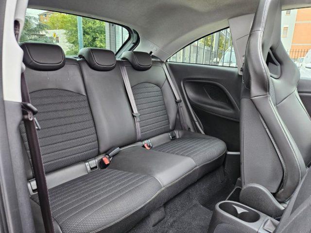 OPEL Corsa 1.6 Turbo Coupé OPC