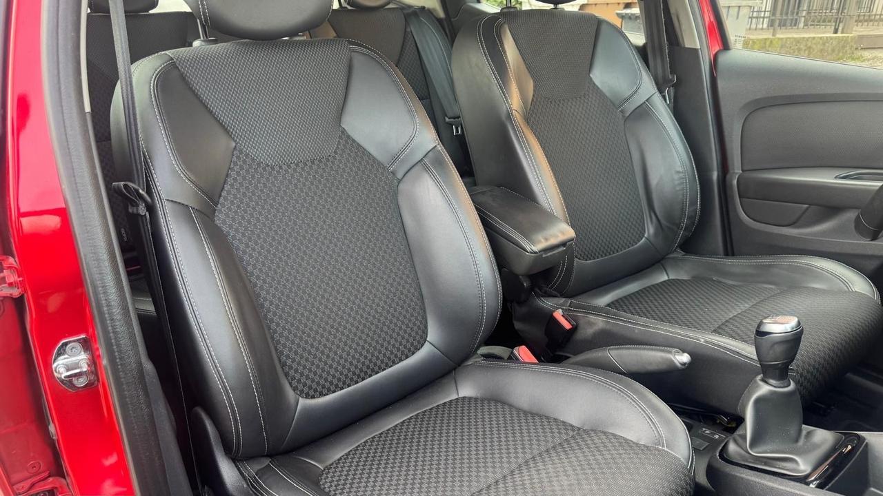 Renault Clio dCi 8V 90 CV EDC 5 porte Moschino Intens