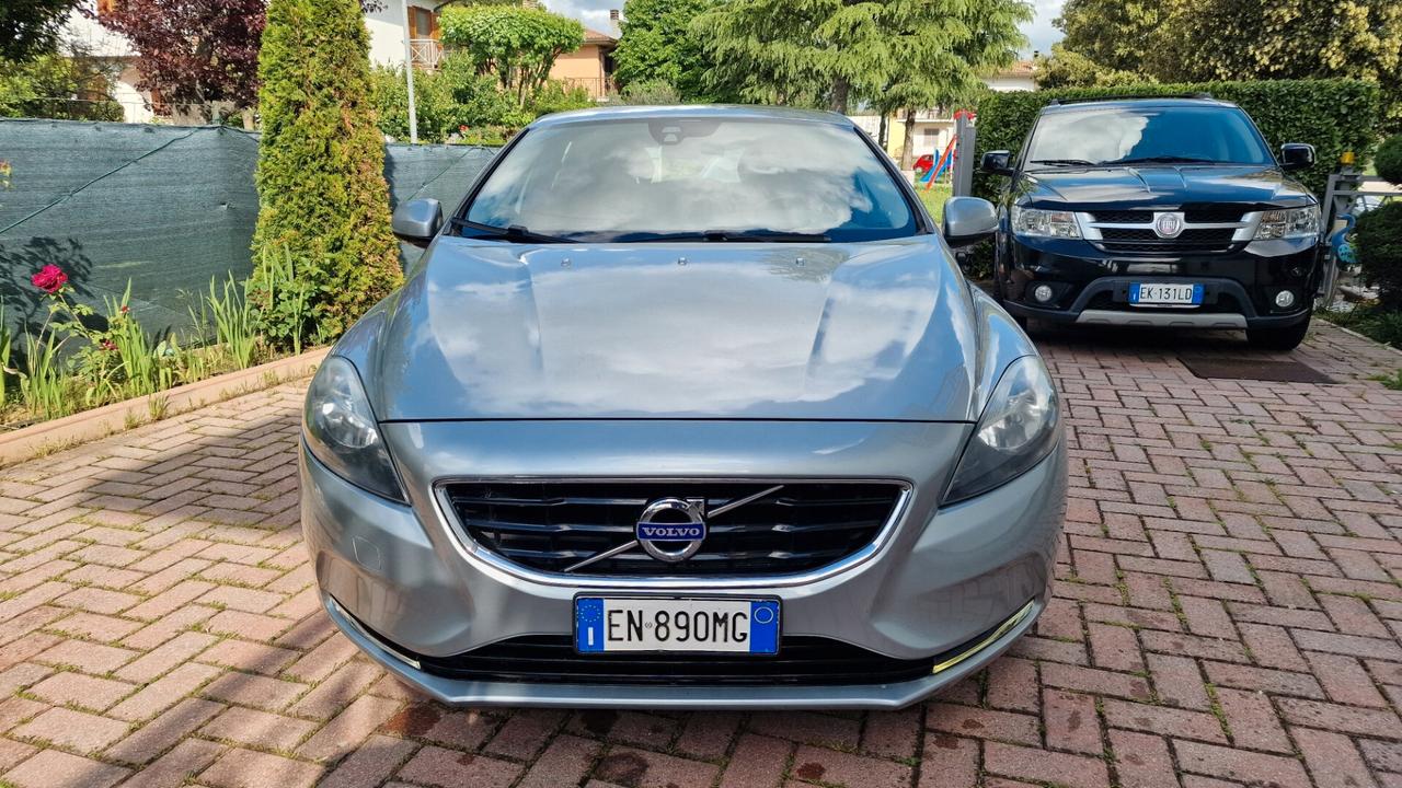 Volvo V40 D2 1.6 Summum