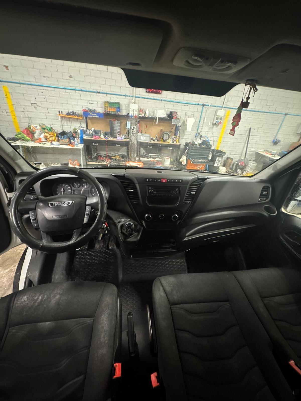 0502 FURGONE IVECO DAILY 2016