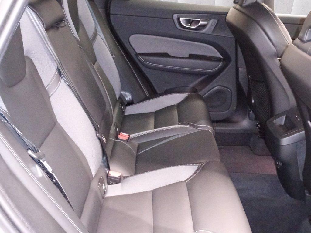 VOLVO XC60 2.0 b5 Plus Dark awd auto del 2025