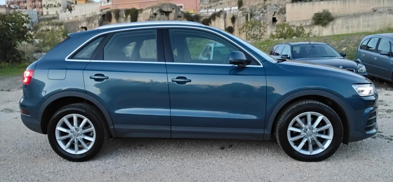 Audi Q3 2.0 TDI 120 CV Business