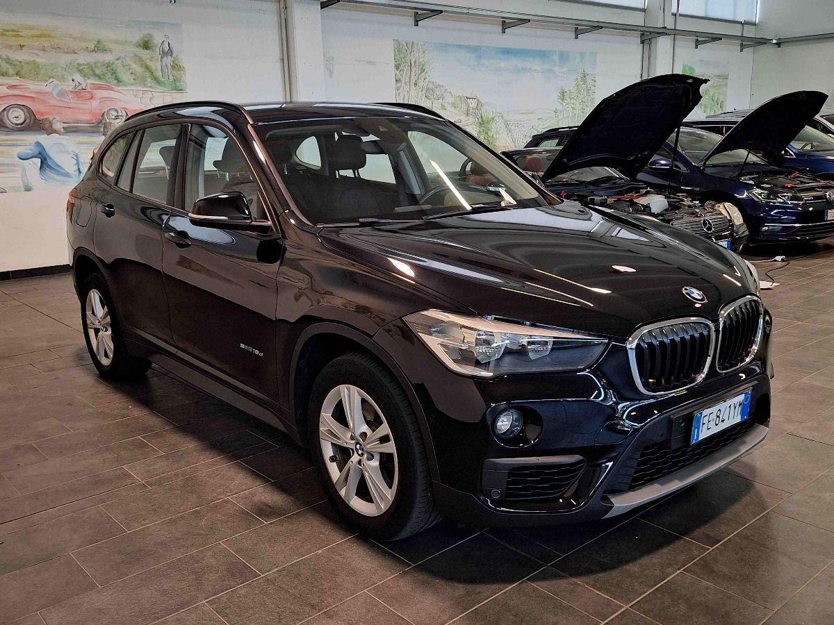 BMW X1 sDrive18d Business - AUTOMATICA + PAD - TAGLIANDATA - GARANZIA -