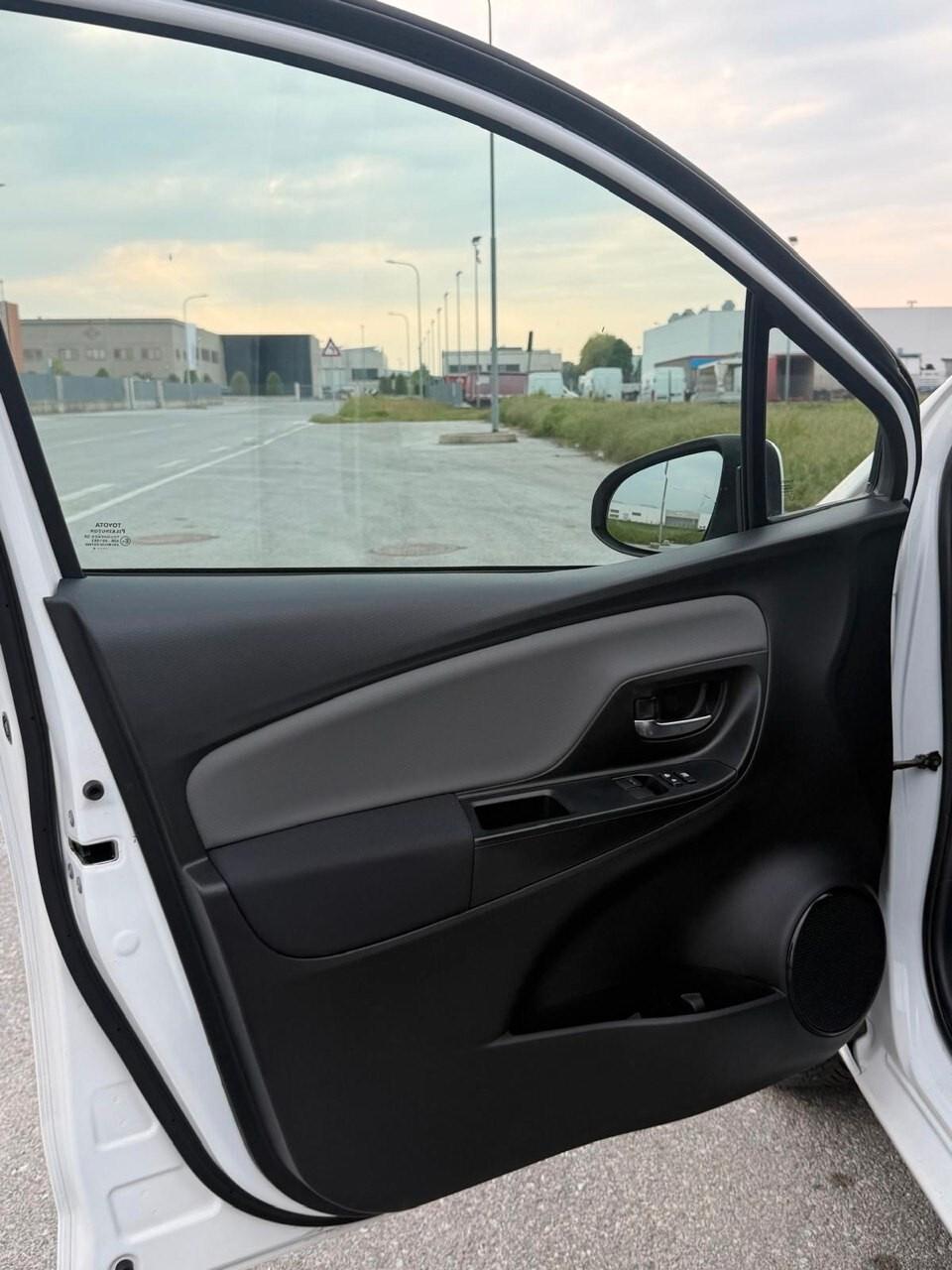 Toyota Yaris 1.0 5 porte Dynamic