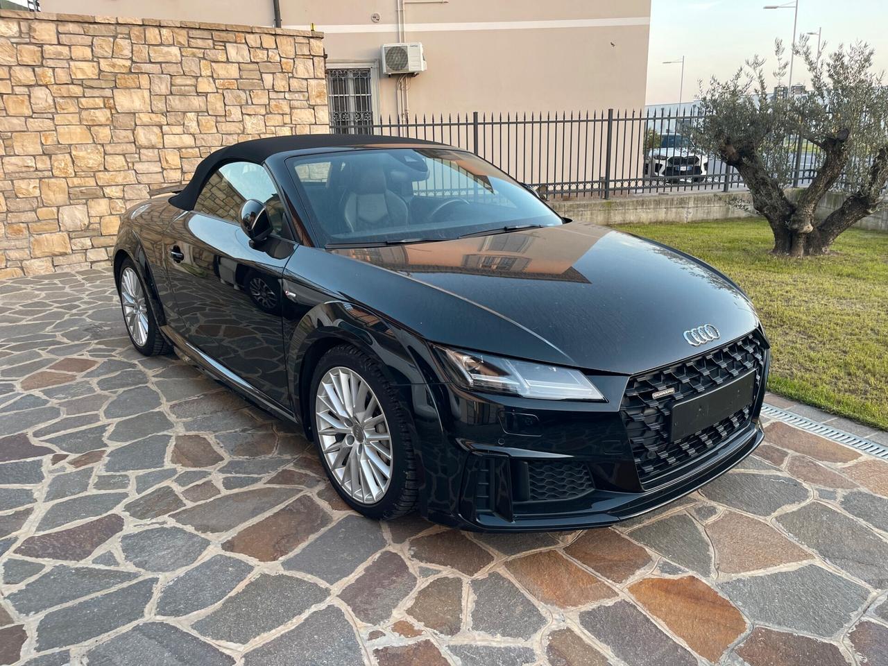 Audi TT Roadster 45 TFSI quattro S-tronic S-Line