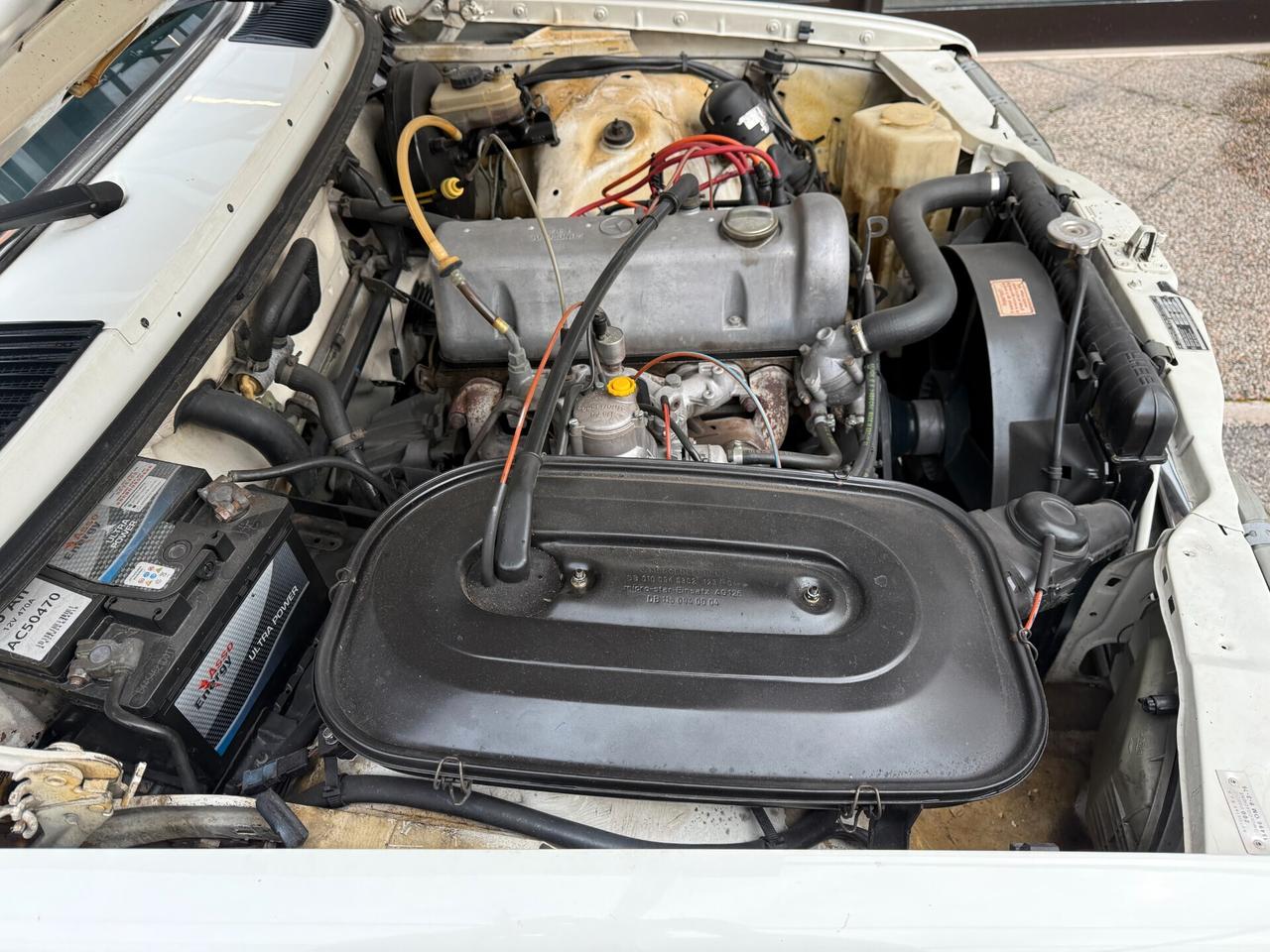 Mercedes 200 W123 "STUPENDA - ASI - TARGHE ORIGINALI"