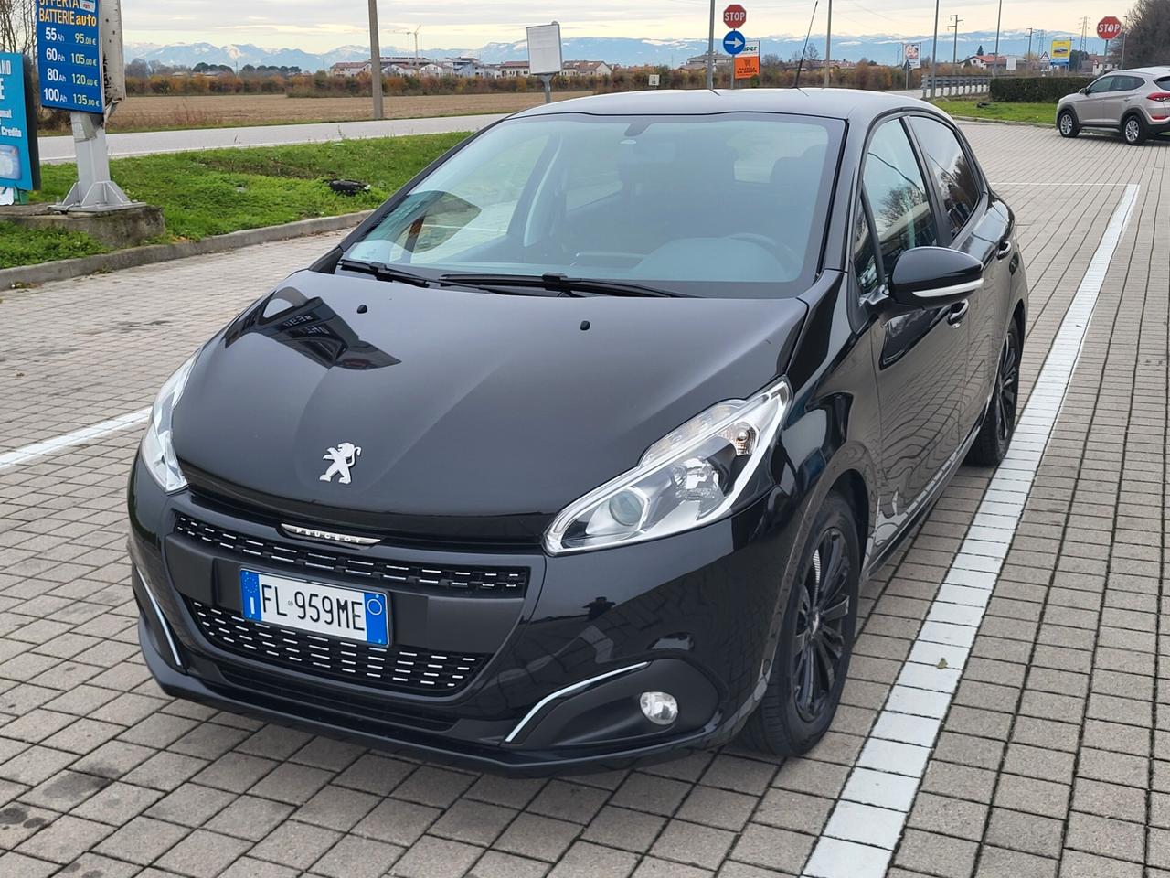 Peugeot 208 BlueHDi 75 5 porte Black Line