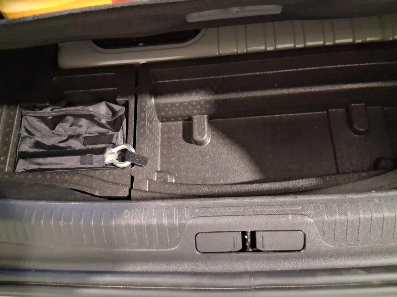 Ds DS4 PLUG IN HYBRID TROCADERO