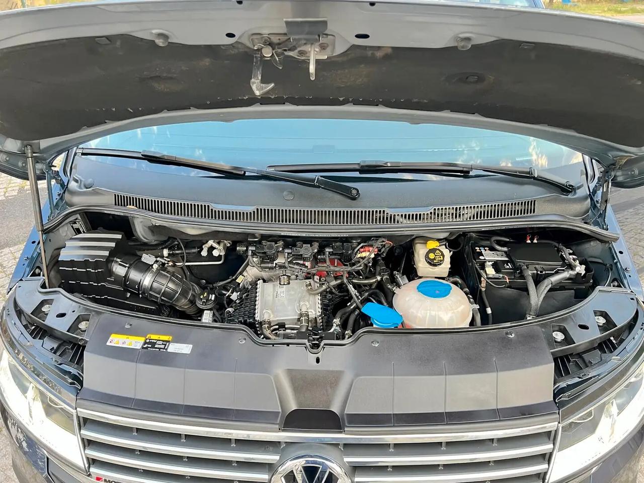 Volkswagen Caravelle 2.0 TDI 199CV DSG 4 Motion PL Cruise