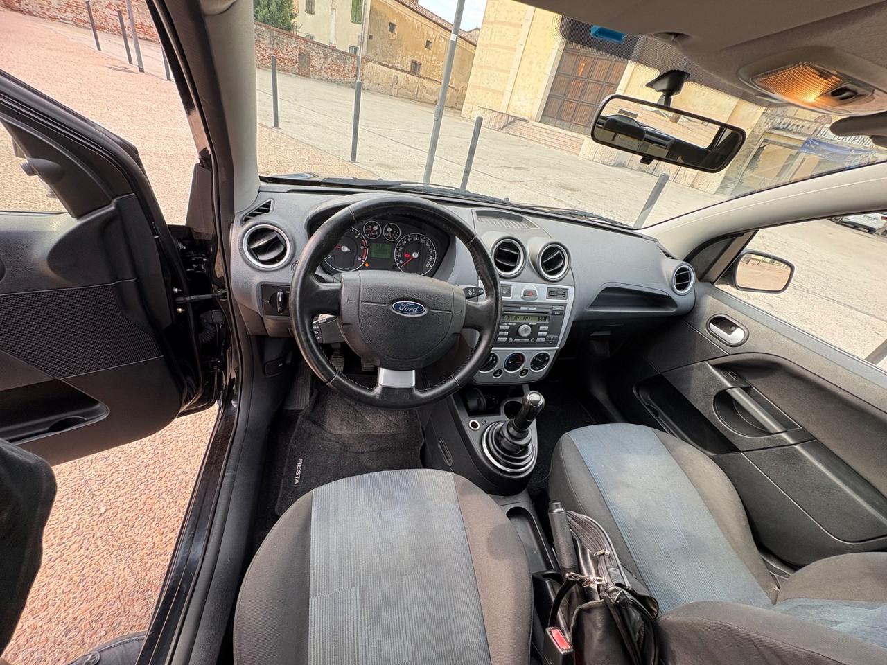 Ford Fiesta 1.4 TDCi 5p. Neo patentati