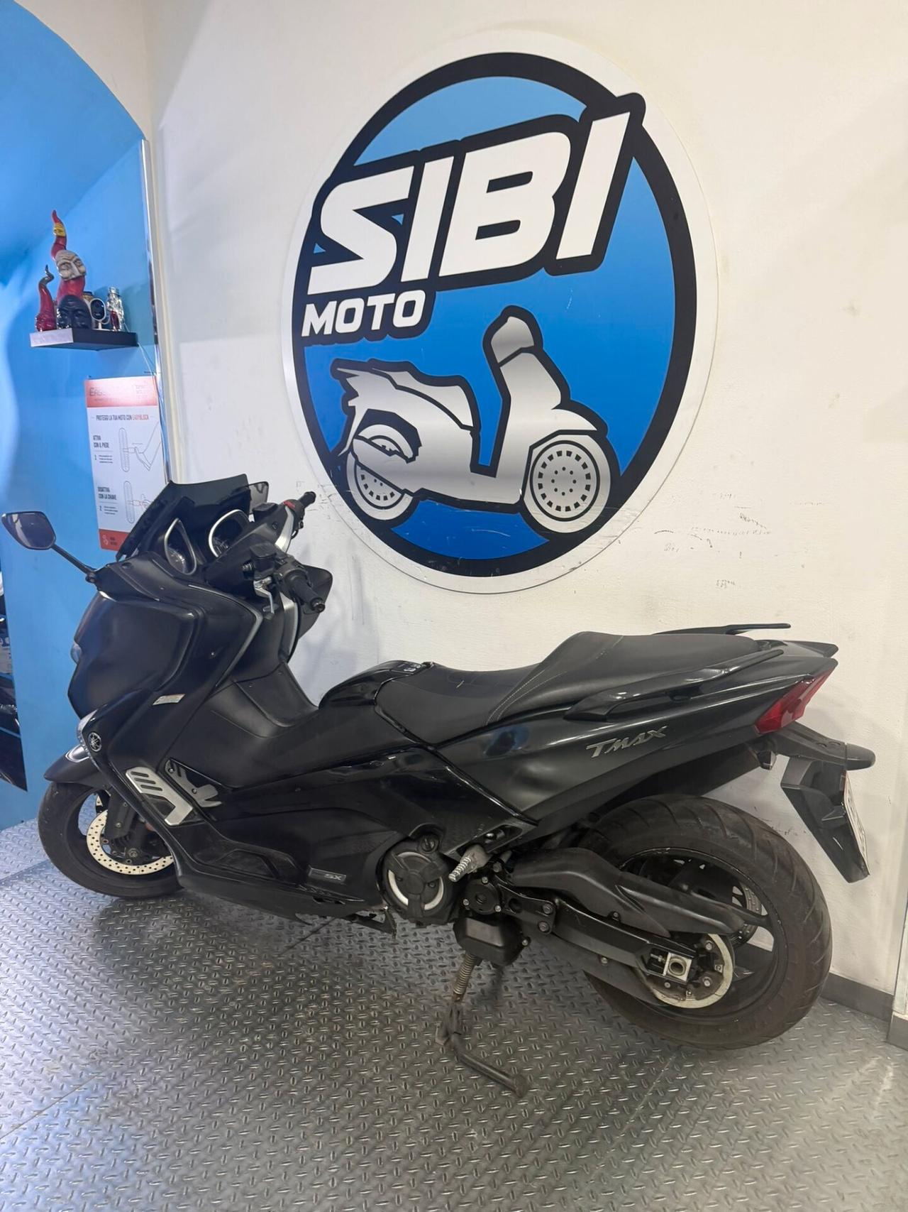 Yamaha T Max 530