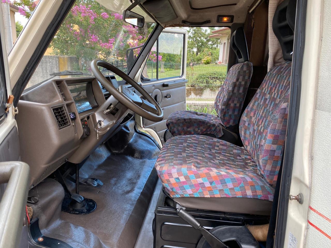 Peugeot J5 Ducato 2.5D Globetrotter Dethleffs 5Posti