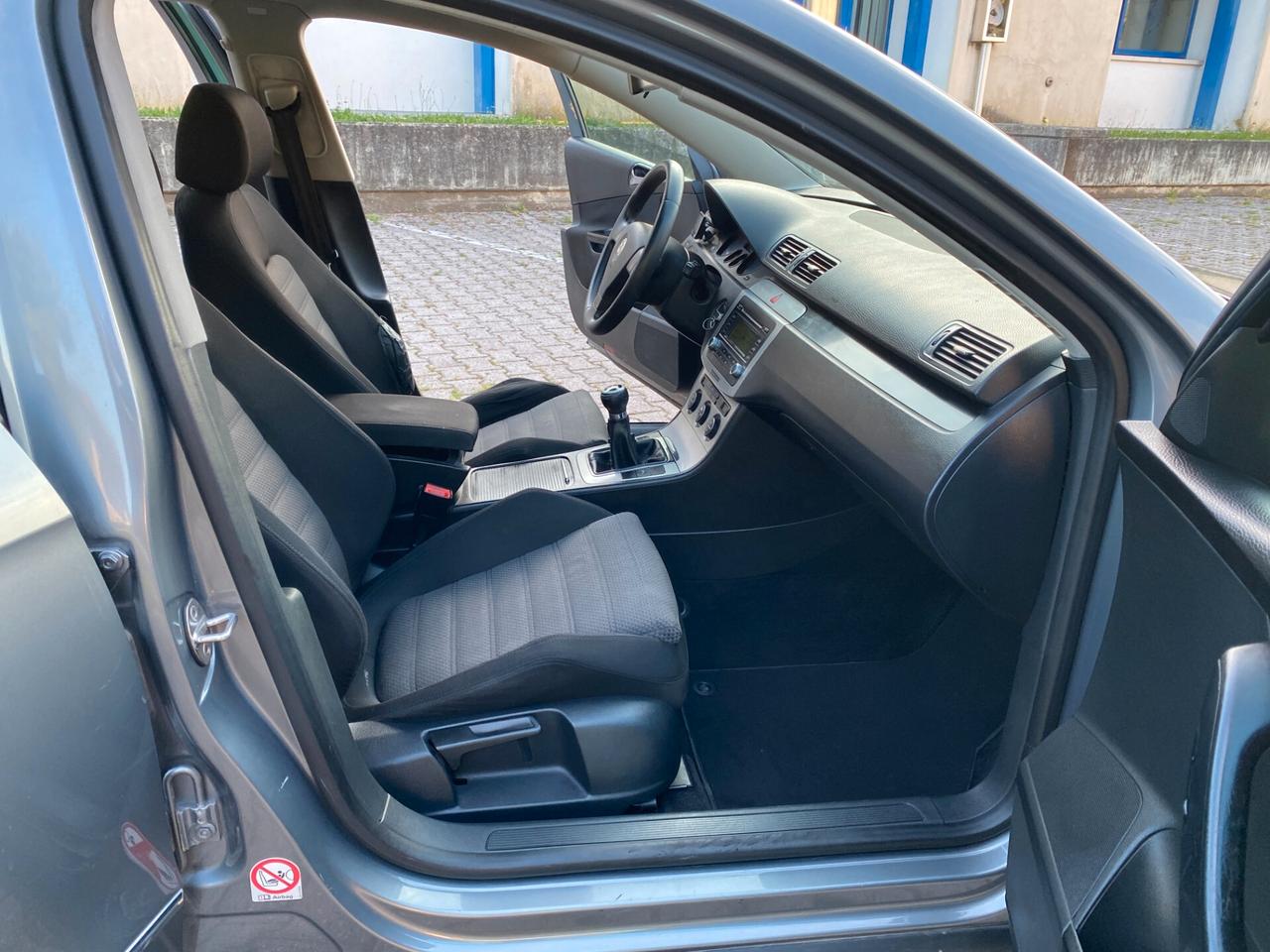 Volkswagen Passat 2.0TDI Highline OK NEOPATENTATI
