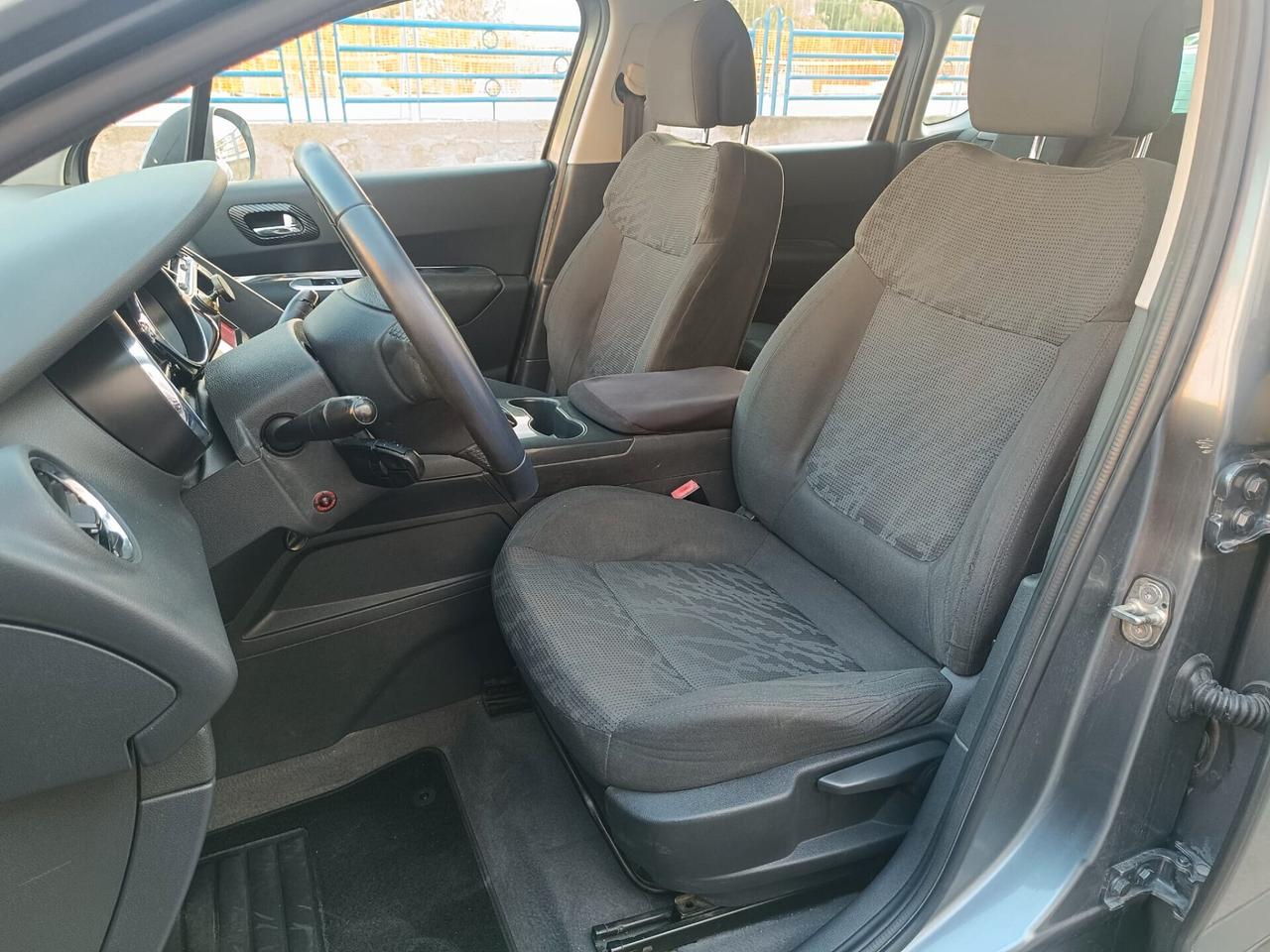 Peugeot 3008 1.6 HDi 112CV Allure