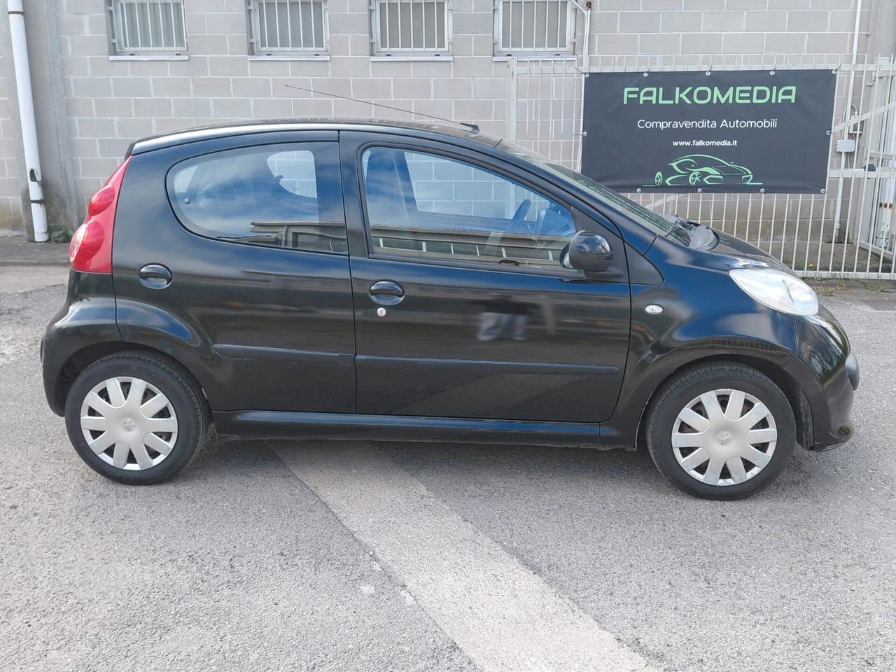 Peugeot 107 1.0 5 Porte (Neopatentati)