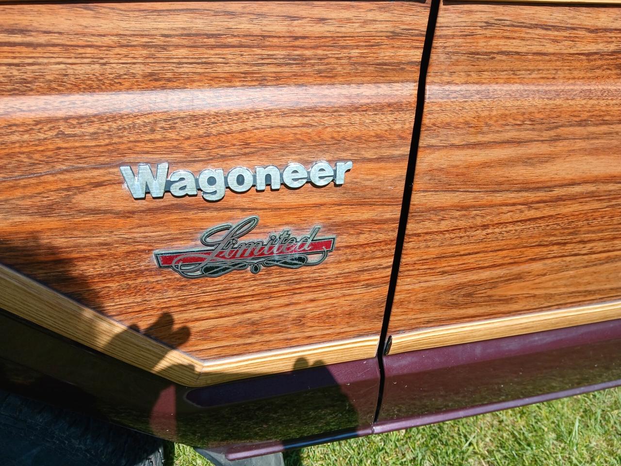 Jeep Wagoneer Limited 5.9 V8