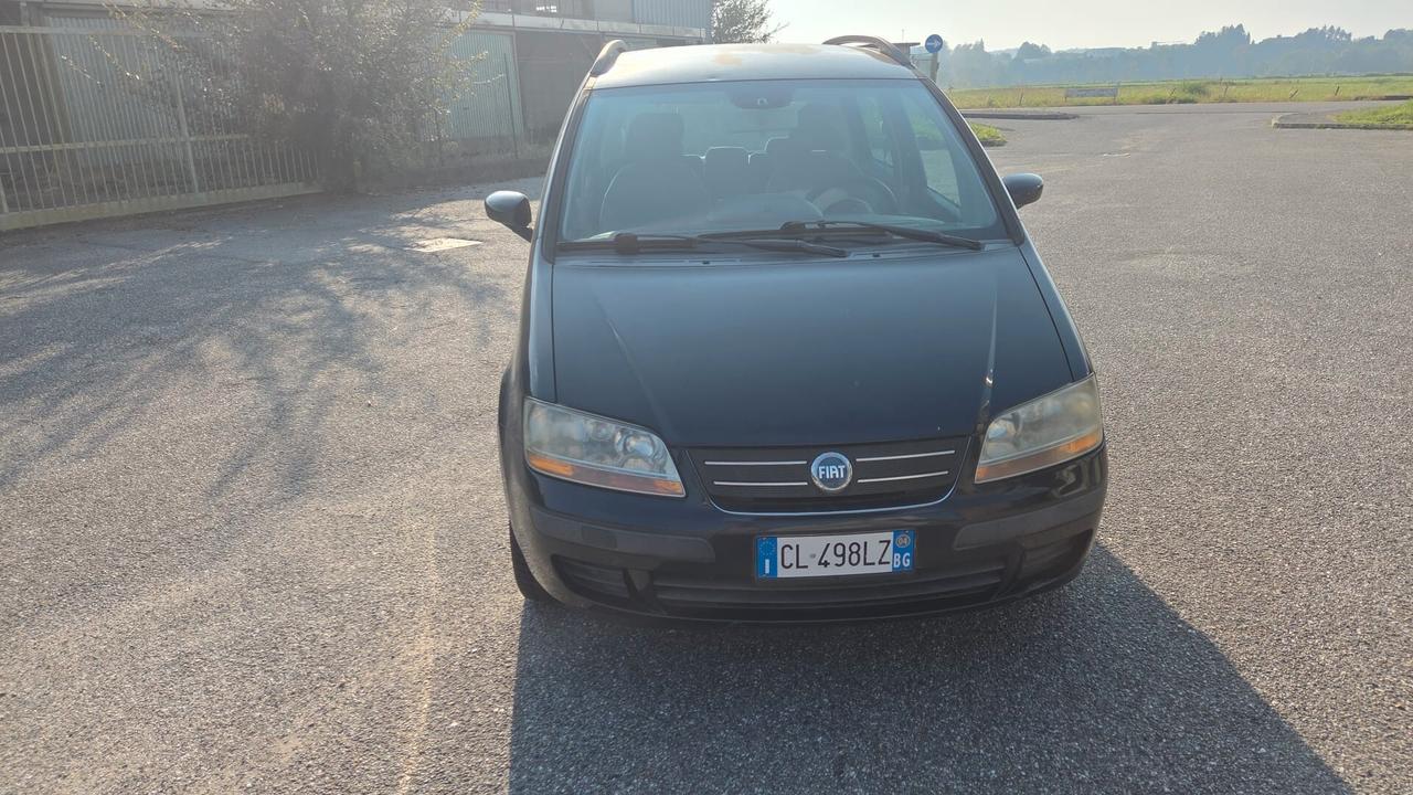 Fiat Idea 1.4 16V Emotion
