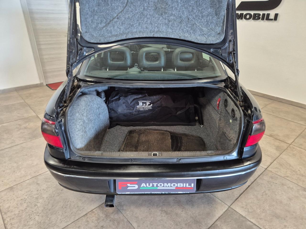 Opel Omega 2.0i cat GPL, Vettura ASI +CRS