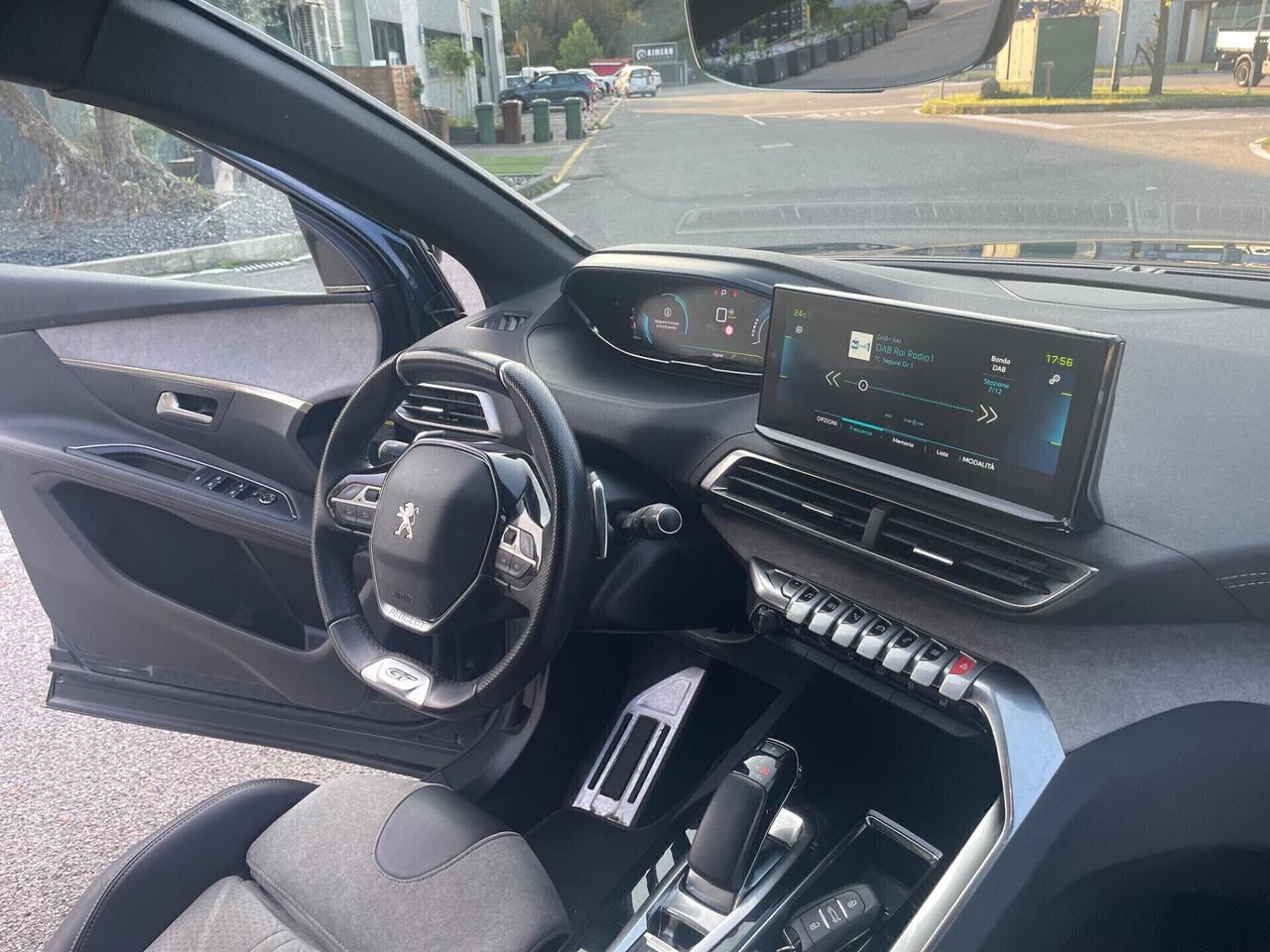 Peugeot 3008 Hybrid 225 *Automatik*Navi*Pelle*Full optional