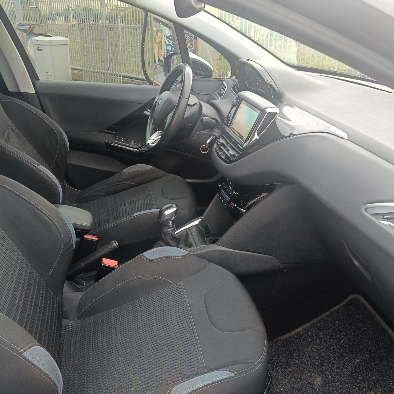 Peugeot 208 1.4 HDi 68 CV 3 porte Allure