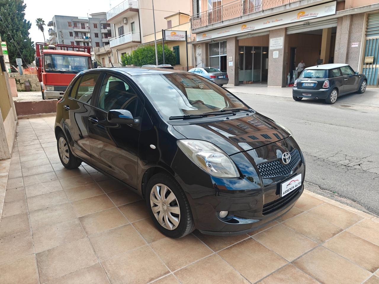 Toyota Yaris 1.3 M-MT Sol Automatica