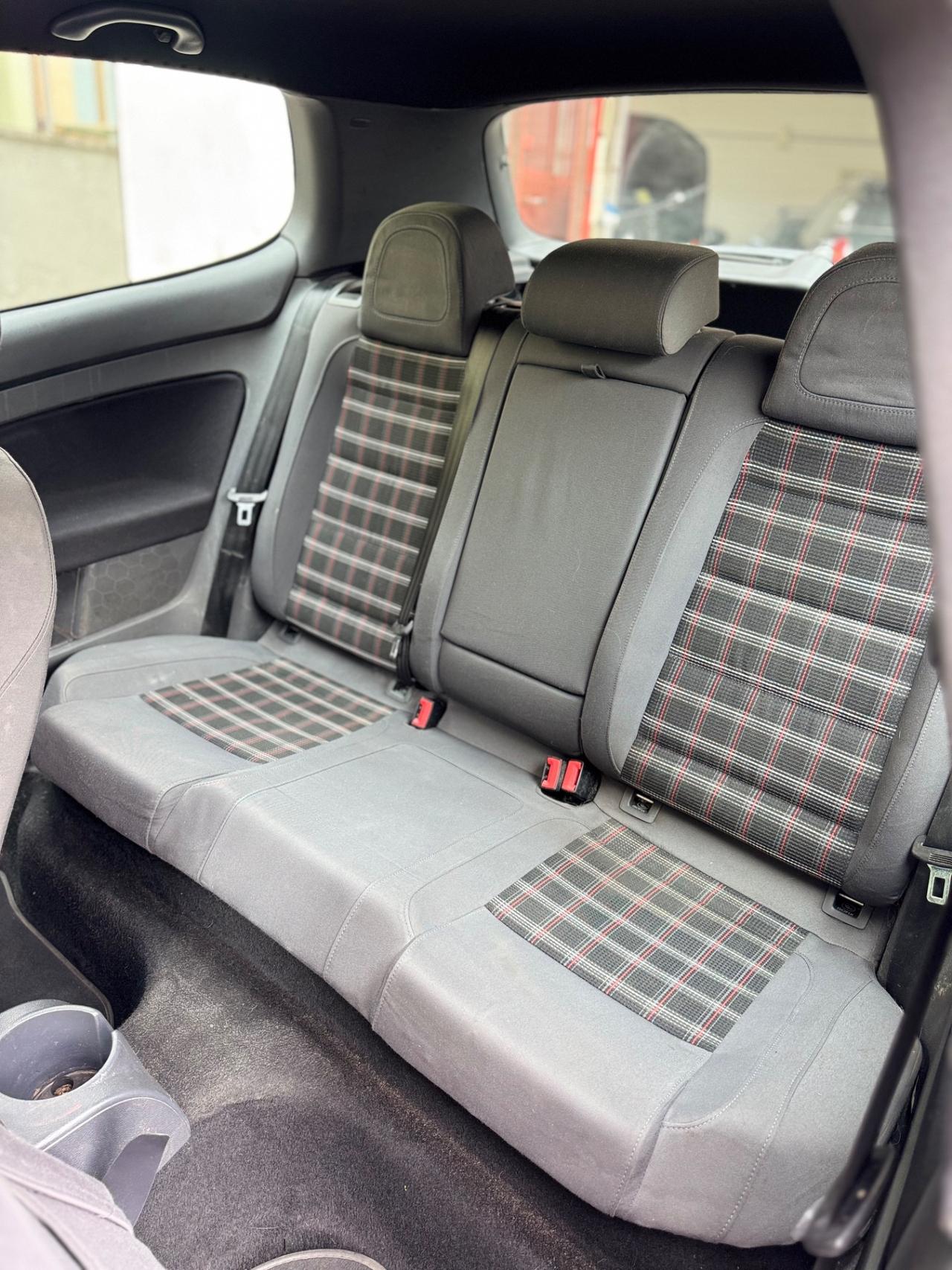 Volkswagen Golf GTI 2.0 16V TFSI 3p.