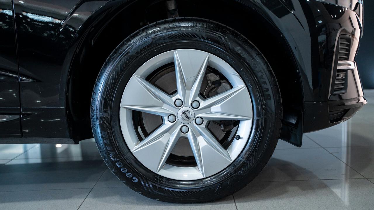 Volvo XC 60 XC60 B4 D 2.0 GEARTRONIC MOMENTUM SPORT LED NAVI FULL OPTIONAL