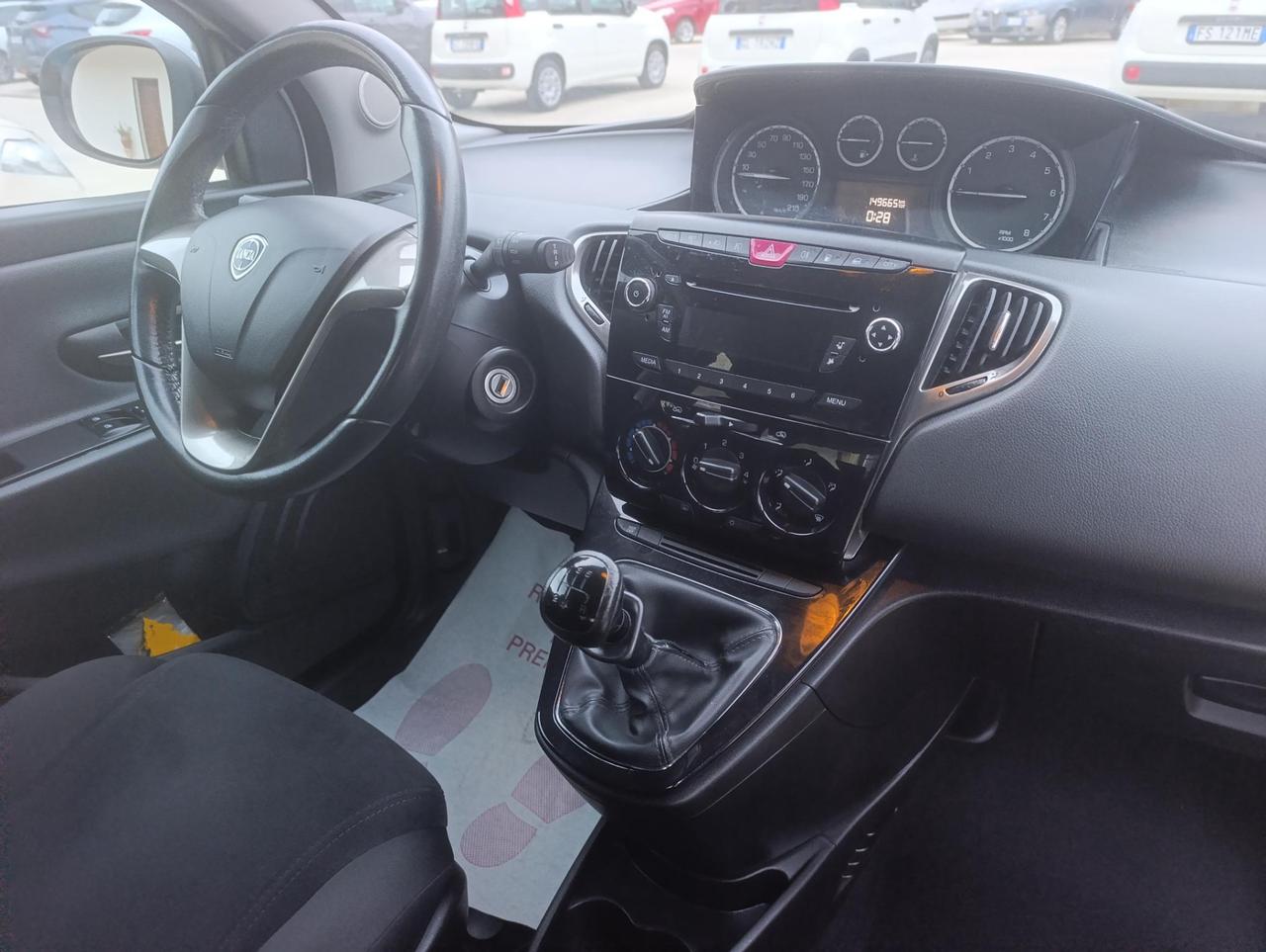 Lancia Ypsilon 5 Porte Ypsilon 1.2 8v Elefantino ecochic Gpl 69cv E6