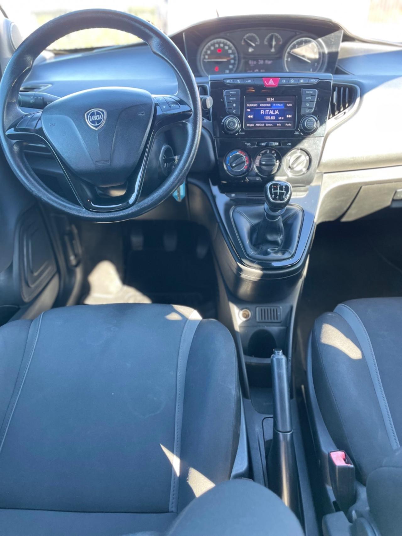 Lancia Ypsilon 1.2 69 CV 5 porte Gold