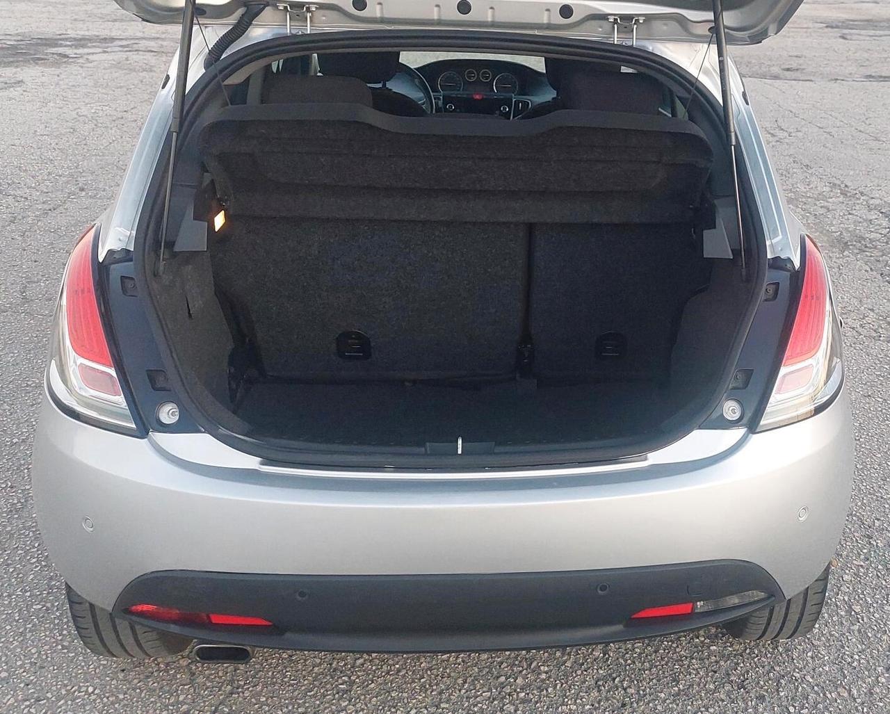 LANCIA YPSILON 1.2-UNICO PROPRIETARIO-NEOPATENTATI