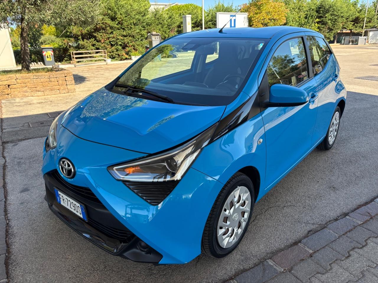 Toyota Aygo 1.0 VVT-i 72 CV 5 porte x-cool MMT