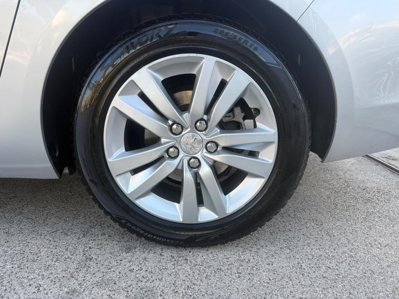 Peugeot 308 BlueHDi 1.6 Diesel 120 cv 2017
