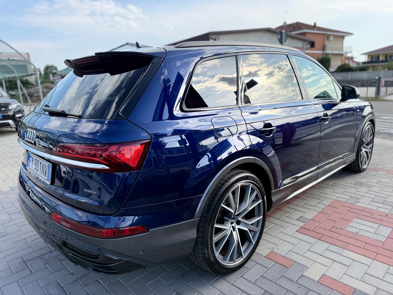 Audi Q7 50 TDI quattro tiptronic S-LINE Plus 7 POSTI