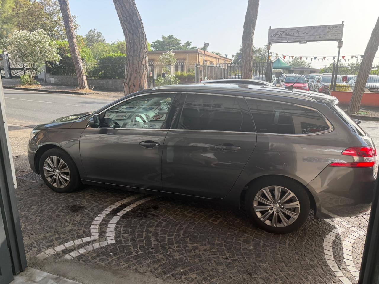 Peugeot 308 BlueHDi 130 S&S SW Allure