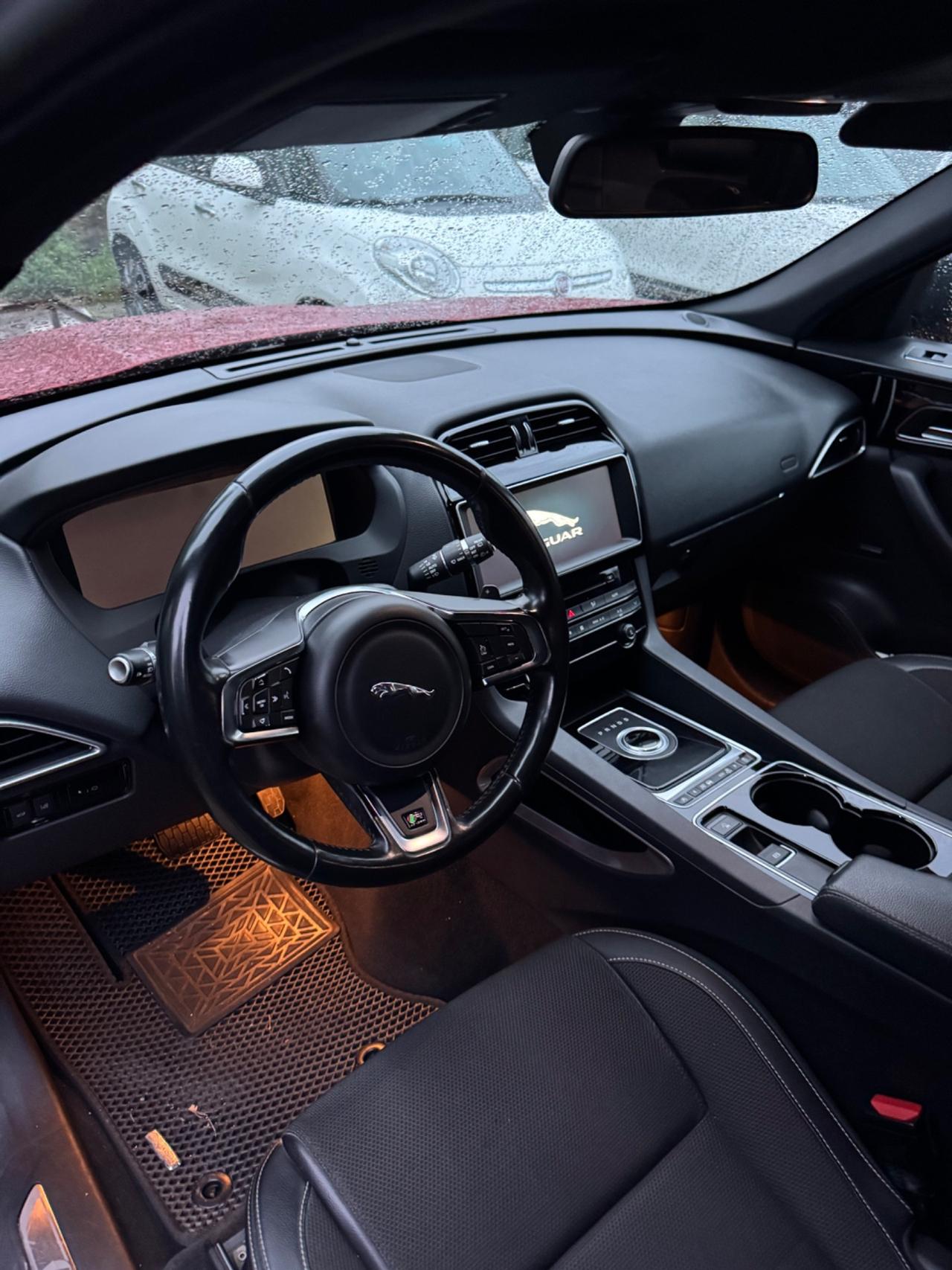 Jaguar F-Pace 3.0 D V6 300 CV AWD aut. Portfolio