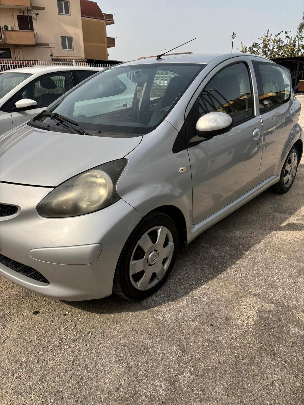Toyota Aygo 1.4 turbodiesel 5 porte Sol
