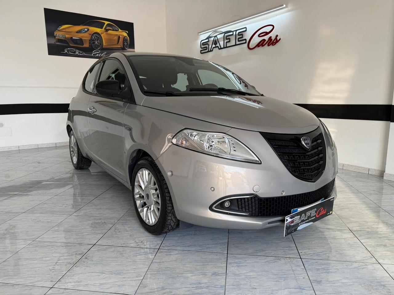 Lancia Ypsilon 0.9 TwinAir 85 CV 5 porte S&S Silver