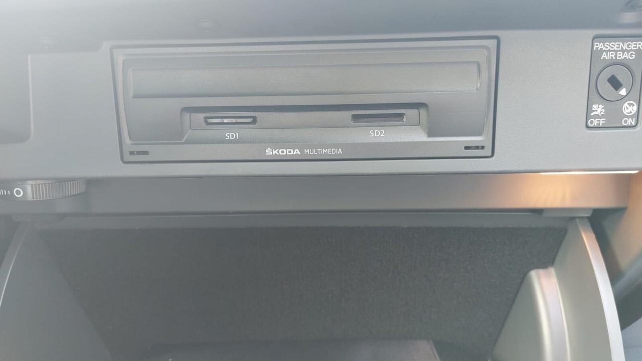 Skoda Superb 1.6 Cambio Automatico Neopatentati