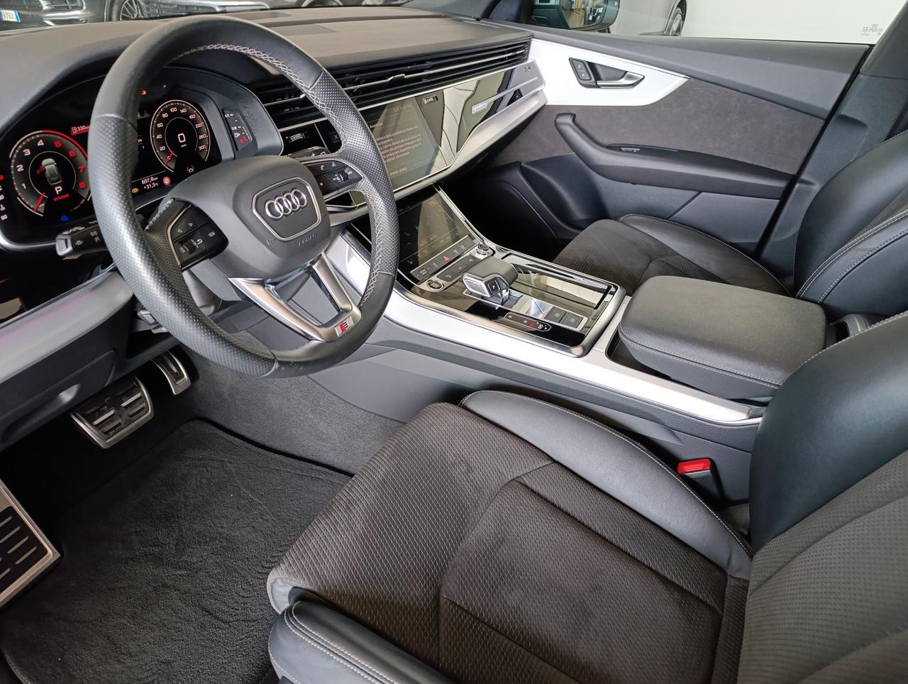 Audi Q8 55 3.0 tfsi mhev Sport quattro tiptronic