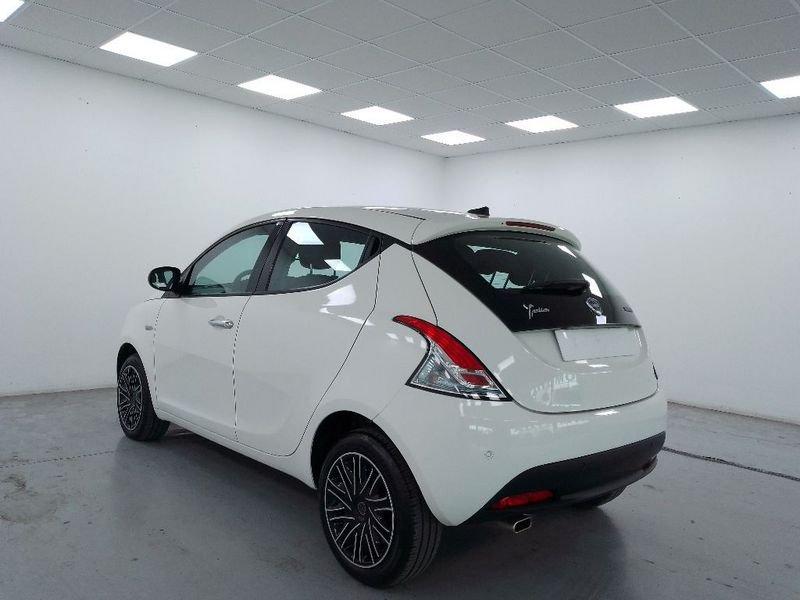 Lancia Ypsilon 1.0 firefly hybrid Gold Plus s&s 70cv 5p.ti