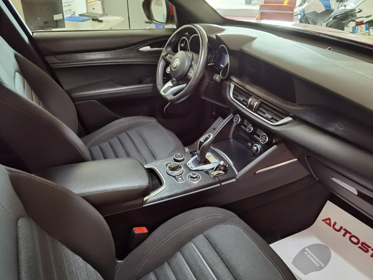 Alfa Romeo Stelvio 2.2 Td AT8 Q4 Business