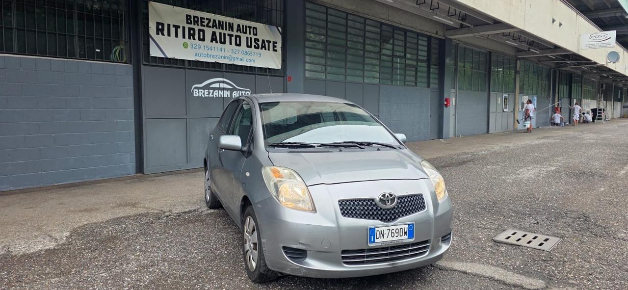 Toyota Yaris 1.0 5 porte Sol