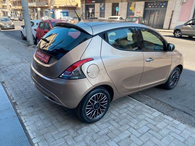 Lancia Ypsilon 1.2 69 CV 5 porte Gold