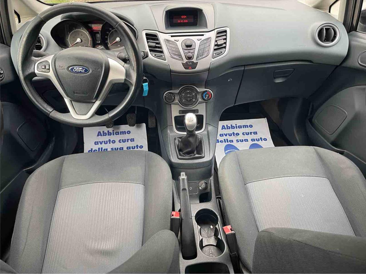 FORD FIESTA - UNICO PROPRIETARIO - TITANIUM